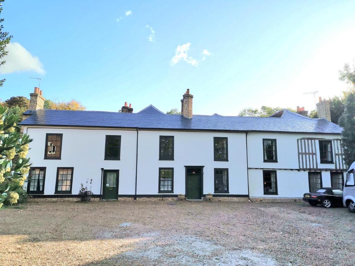 Bed and Breakfast Old Manor House Shepperton Esterno foto