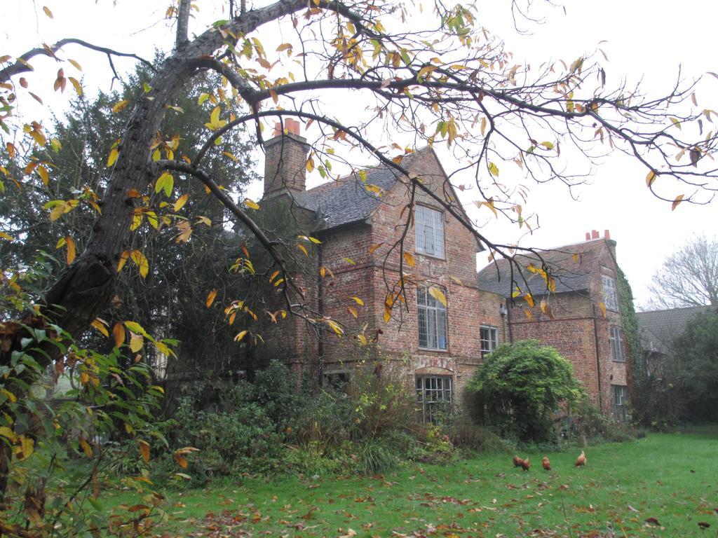 Bed and Breakfast Old Manor House Shepperton Esterno foto