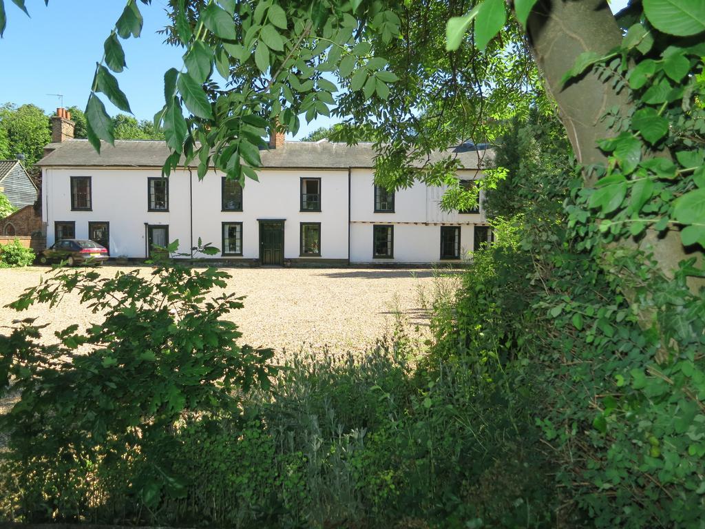 Bed and Breakfast Old Manor House Shepperton Esterno foto