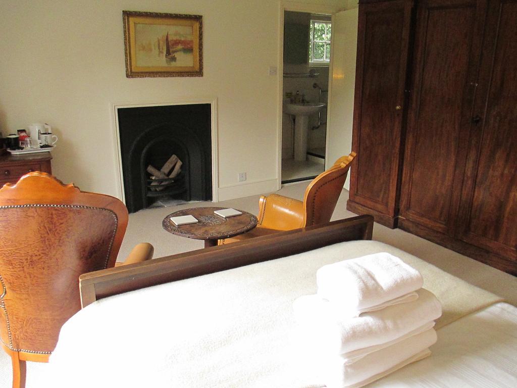 Bed and Breakfast Old Manor House Shepperton Camera foto