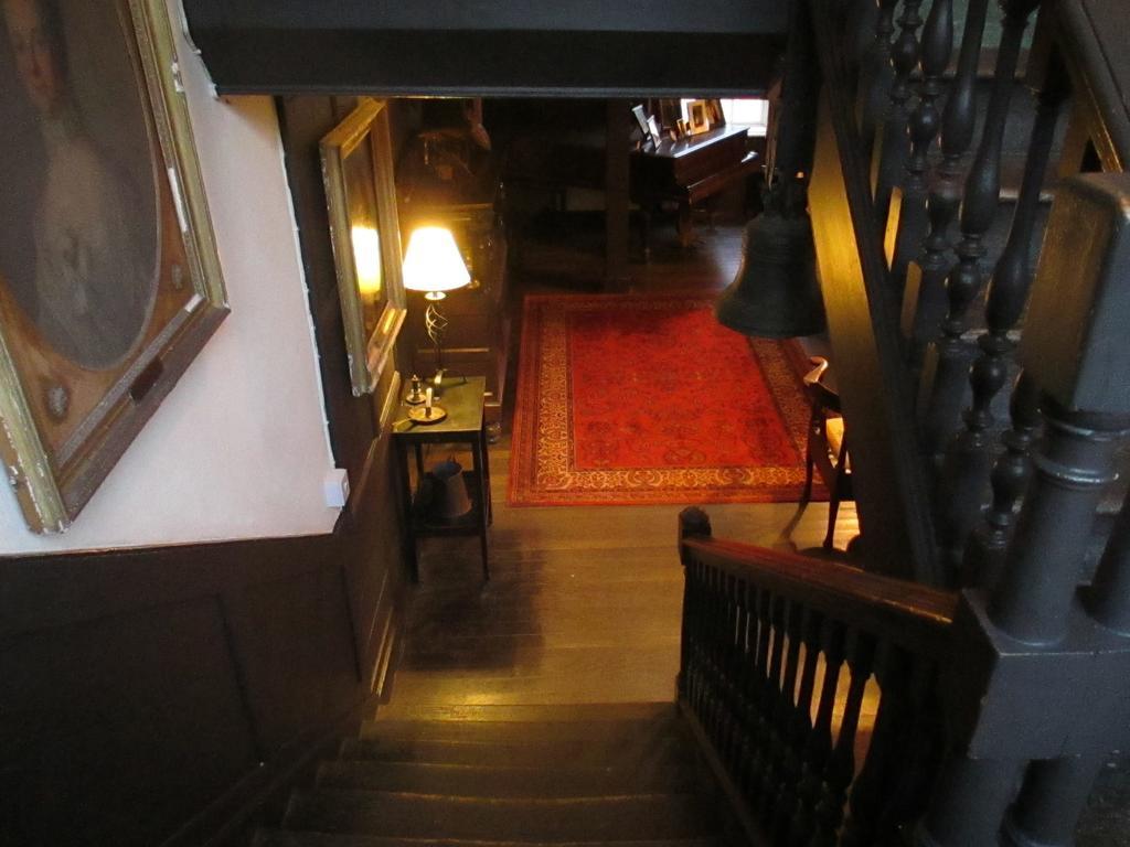 Bed and Breakfast Old Manor House Shepperton Esterno foto